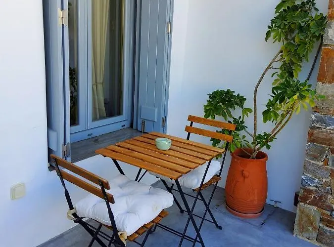 Nefeli * Livadi (Serifos)